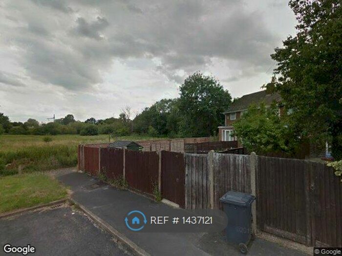 3 Bedroom Semi-Detached House To Rent In Tallis Lane, Reading, RG30