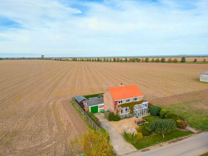 3 Bedroom Detached House For Sale In Guys Head Road, Lutton Marsh, Spalding, Lincolnshire, PE12