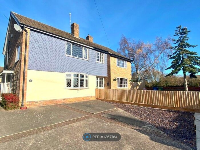 2 Bedroom Semi-Detached House To Rent In Shap Close, Chesterfield, S40