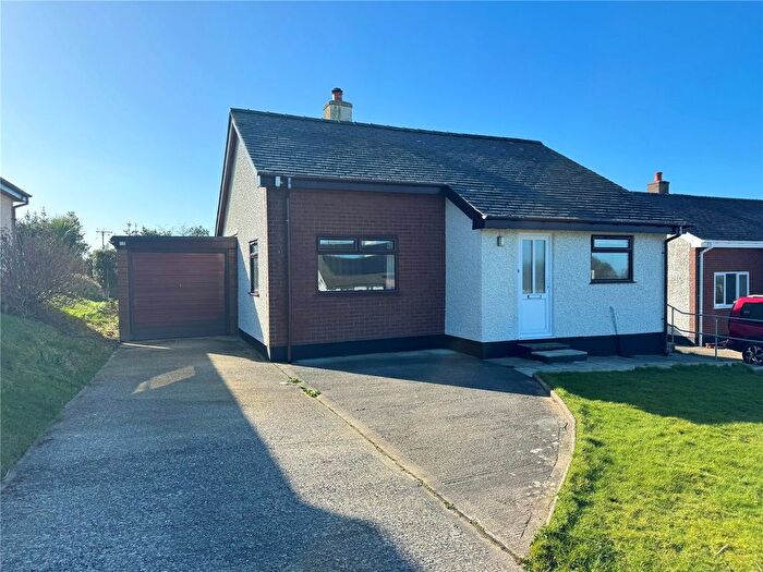 2 Bedroom Bungalow For Sale In Hafod Lon, Rhiwlas, Bangor, Gwynedd, LL57