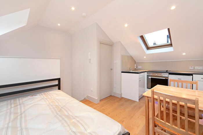 Studio To Rent In Norwood High Street, London, SE27