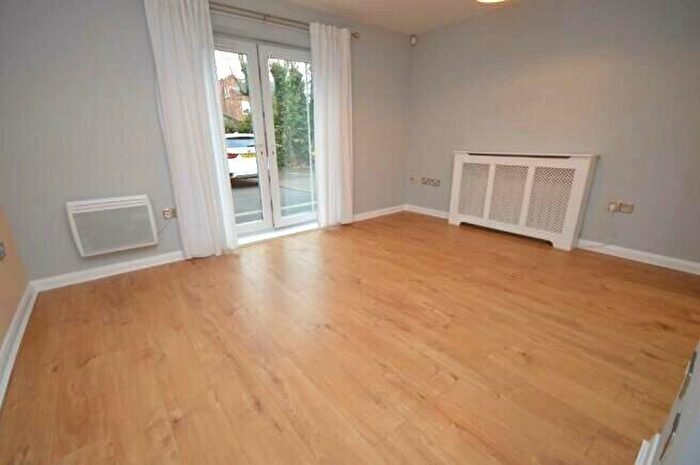 2 Bedroom Flat To Rent In Loughborough Road, West Bridgford, Nottingham, Nottinghamshire, NG2