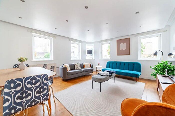 3 Bedroom Flat To Rent In Edward Mews, Redhill Street, NW1