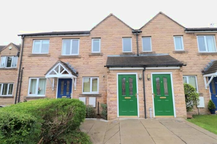 2 Bedroom Flat To Rent In Clifton Mews, Pudsey, Leeds, LS28