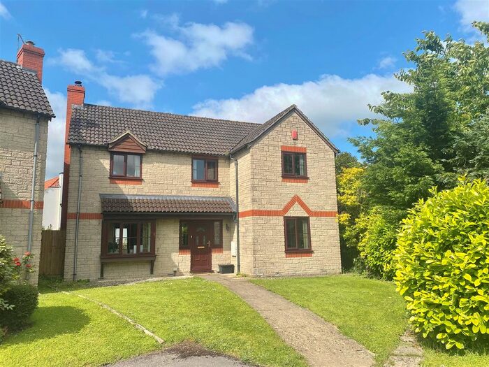 4 Bedroom Detached House For Sale In Gardners Drive, Hullavington, Chippenham, SN14