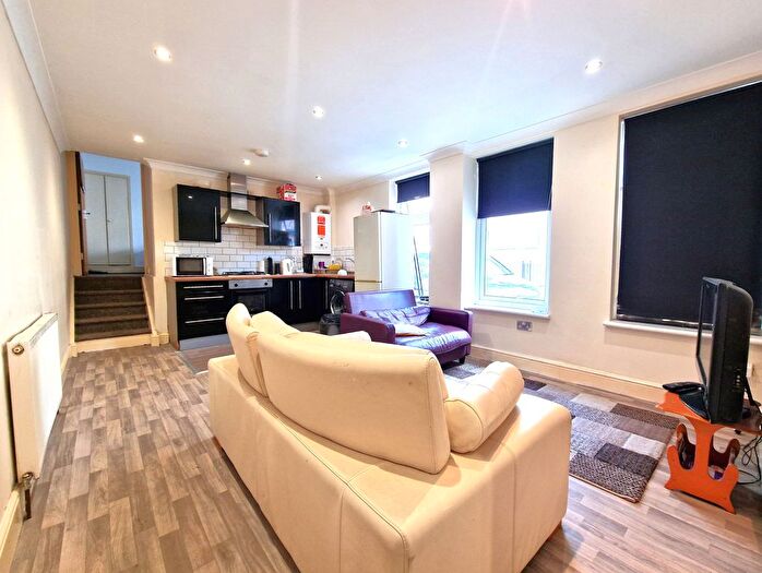 2 Bedroom Flat To Rent In Clarendon Road, Luton, LU2