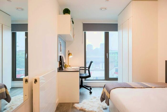 Studio To Rent In Westway, London, W12