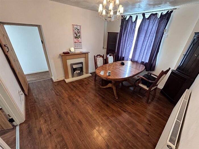 3 Bedroom Property To Rent In Bell Street, Trecynon, Aberdare, CF44