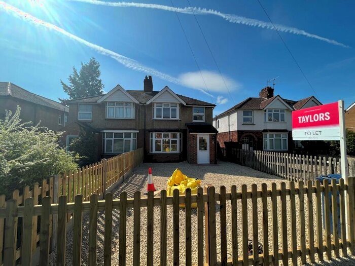 4 Bedroom House To Rent In Long Lane, Littlemore, OX4