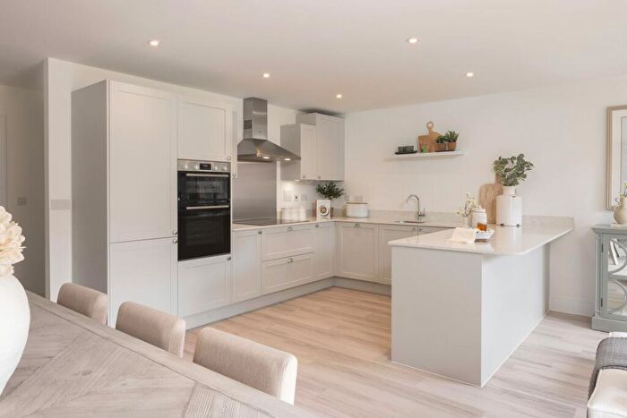 4 Bedroom Detached House For Sale In Tawny Owl Way, Hambrook, PO18
