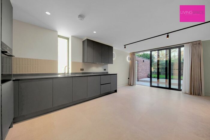 2 Bedroom Flat To Rent In Dury Road, Barnet, EN5