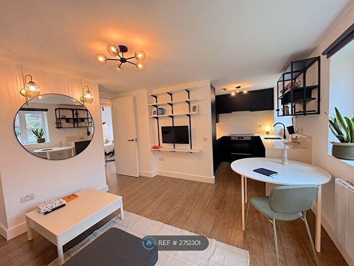 2 Bedroom Flat To Rent In John Williams Close, London, SE14