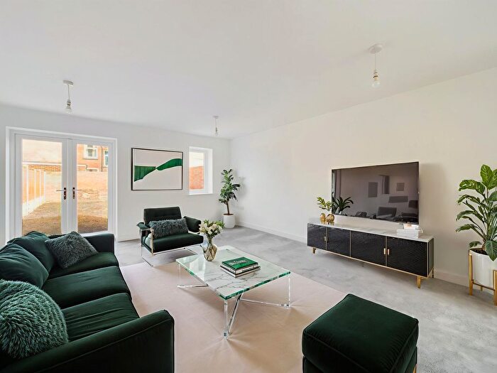 4 Bedroom Detached House For Sale In Durham Avenue, Sneinton, Nottingham, NG2