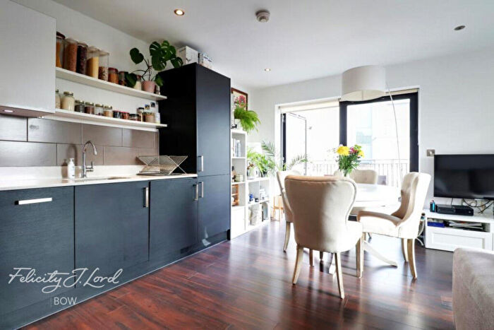 2 Bedroom Flat To Rent In Axio Way, London, E3