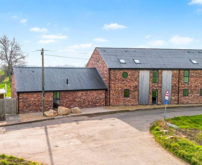 5 Bedroom Barn Conversion For Sale In Dam Lane, Rixton, WA3