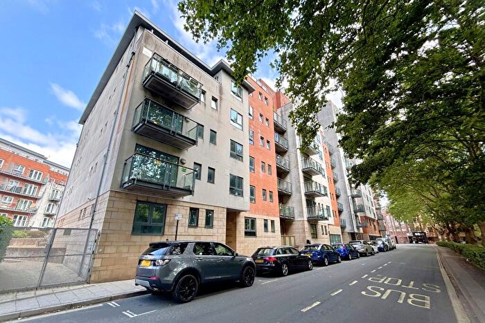 2 Bedroom Apartment To Rent In Orchard Place, Southampton, SO14
