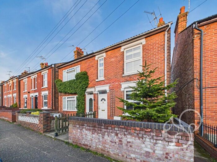 3 Bedroom Semi Detached House For Sale In Scarletts Road, Colchester, CO1