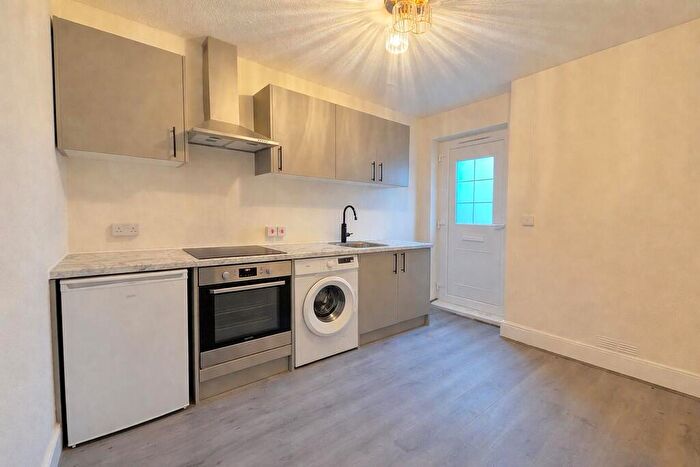1 Bedroom Flat To Rent In High Road, Southampton, SO16