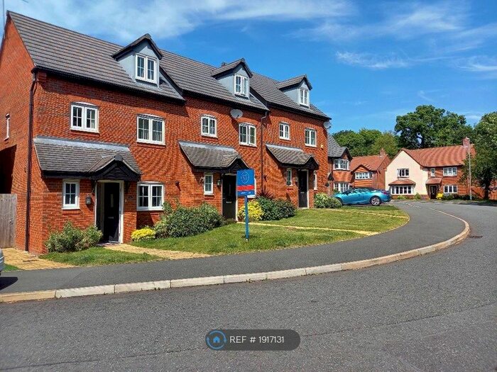 3 Bedroom End Of Terrace House To Rent In College Way, Eastham, Wirral, CH62