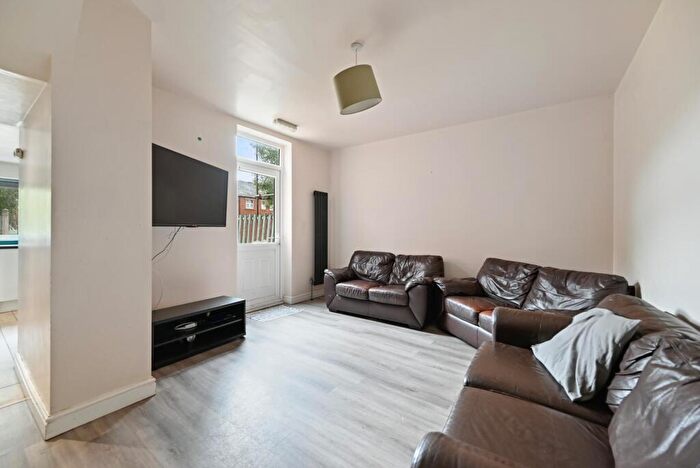 7 Bedroom House To Rent In Cemetery Road, Sheffield, S11