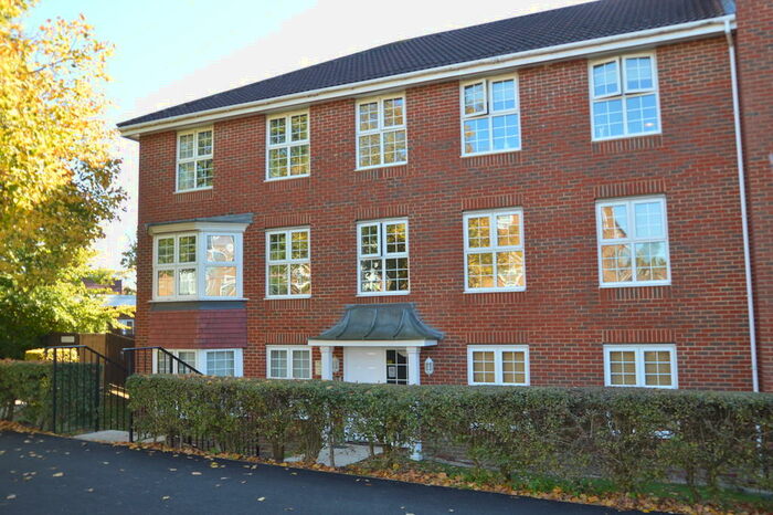 2 Bedroom Flat To Rent In Beaumont House, Welwyn Garden City, AL7