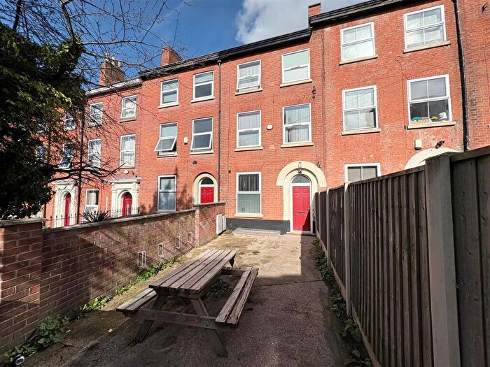 6 Bedroom Terraced House For Sale In Wellington Square, Nottingham, NG7