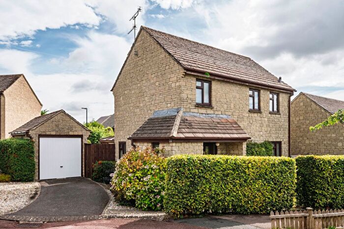 3 Bedroom Detached House For Sale In Brook Close, Northleach, GL54