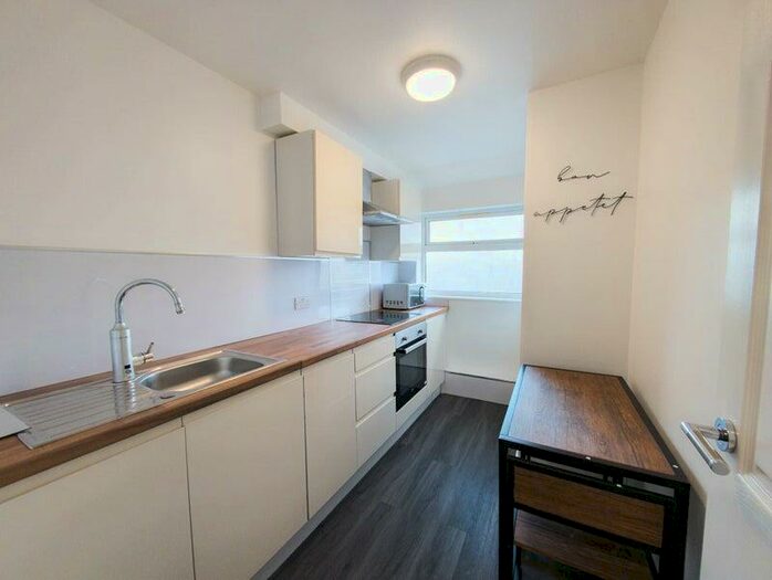 1 Bedroom House To Rent In Review Road, London, London, NW2