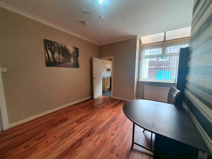 2 Bedroom Terraced House To Rent In Edmund Street, Salford, M6