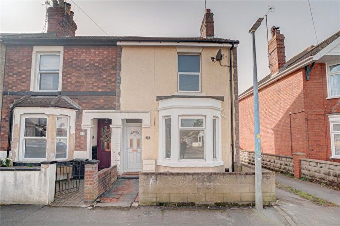 2 Bedroom End Of Terrace House For Sale In Groves Street, Rodbourne, Swindon, SN2