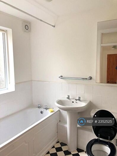 1 Bedroom Flat To Rent In St Lawrence Court, Canterbury, CT1