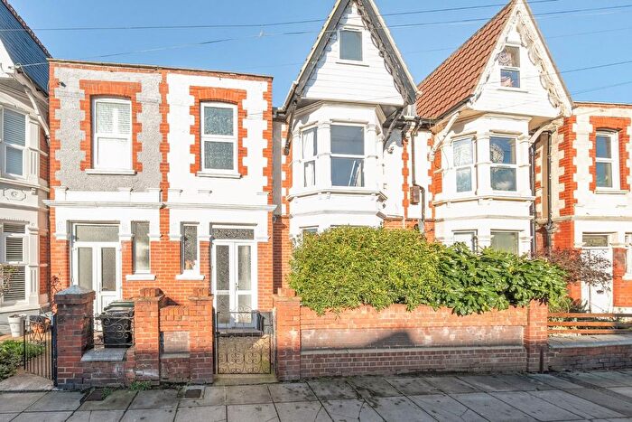4 Bedroom Property For Sale In Stubbington Avenue, Portsmouth, City Of Ports, PO2