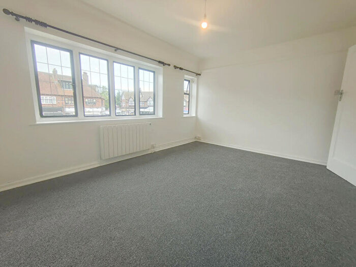 2 Bedroom Apartment To Rent In Petts Wood Road, Orpington, BR5