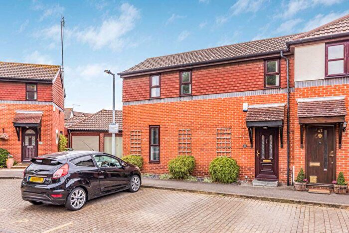3 Bedroom Semi-Detached House For Sale In Beehive Walk, Old Portsmouth, PO1