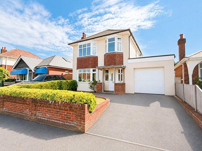 3 Bedroom Detached House For Sale In Beatty Road, Bournemouth, BH9