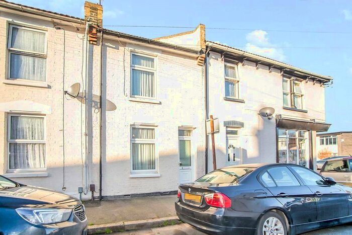 2 Bedroom Terraced House To Rent In Wickham Street, Rochester, Kent, ME1