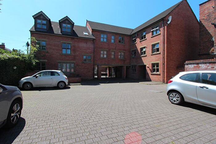 2 Bedroom Flat To Rent In Davenfield Road, Didsbury, Manchester, M20