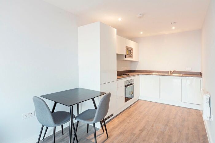 2 Bedroom Flat To Rent In Bradford Street, Birmingham, B12