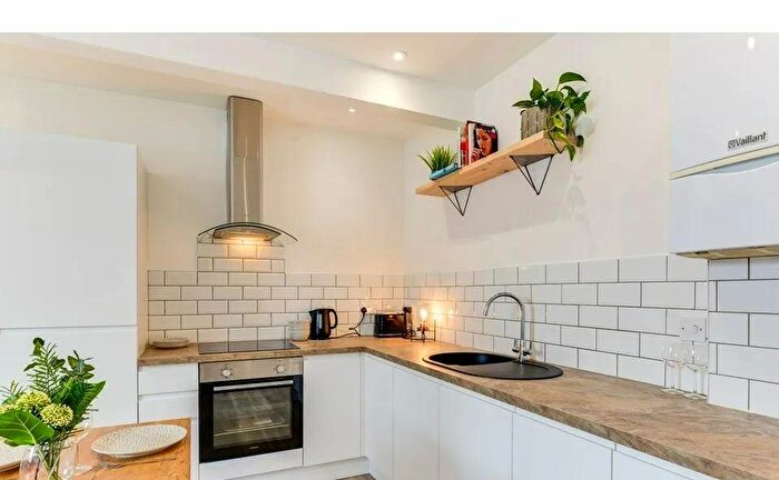 1 Bedroom Flat To Rent In Pomfret Road, SE5