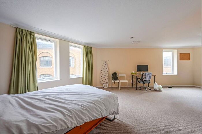 Studio To Rent In Back Church Lane, Aldgate, London, E1