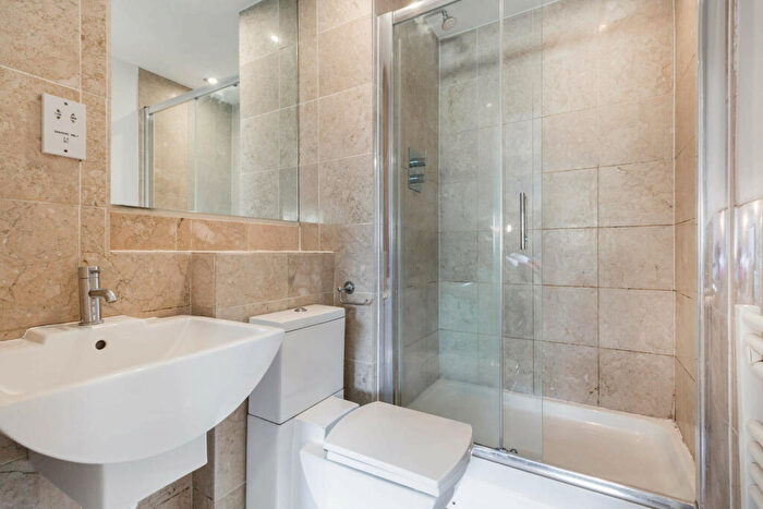 2 Bedroom Flat To Rent In Cross Granby Terrace, Leeds, LS6
