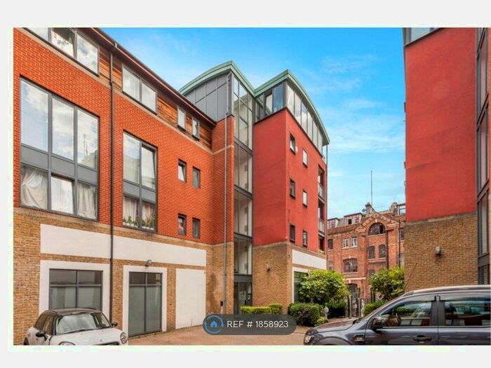 3 Bedroom Flat To Rent In Reservoir Studios, London, E1W