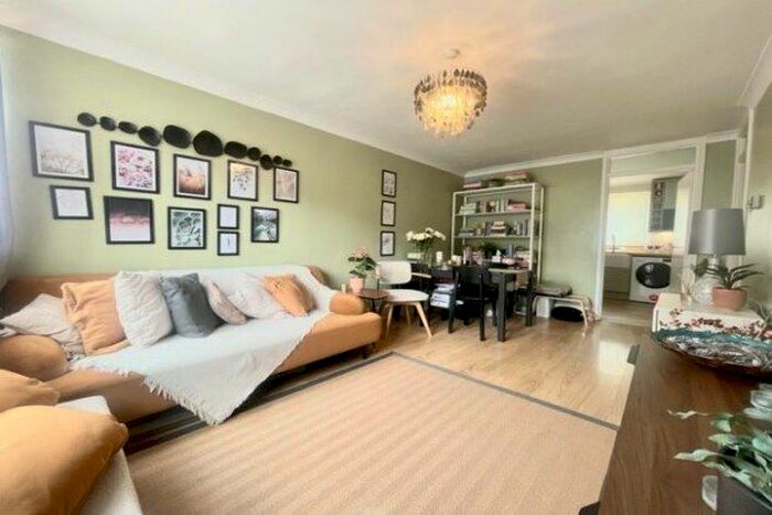 1 Bedroom Flat To Rent In Cleves Road, London, E6