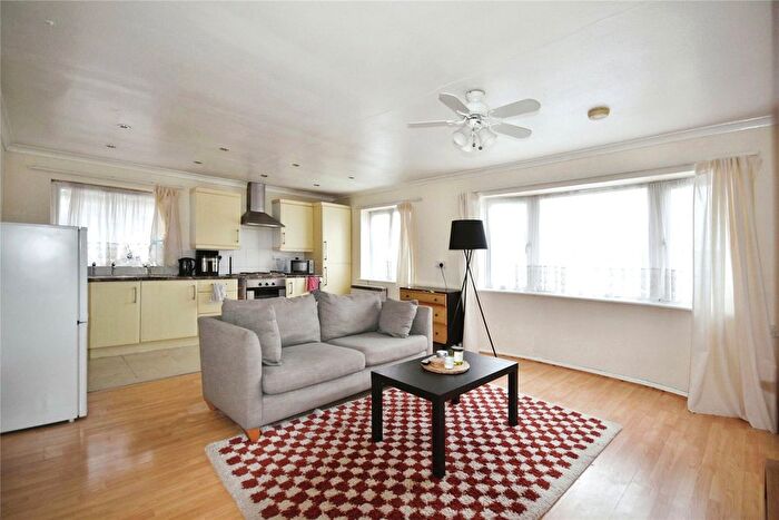 2 Bedroom Maisonette To Rent In Ivydene Road, Reading, RG30