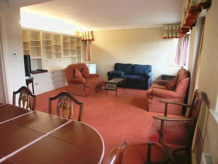 3 Bedroom Flat To Rent In Courtney House, Mulberry Close, NW4