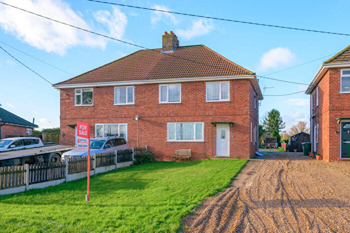 4 Bedroom Semi-Detached House For Sale In Eleys Lane, Algarkirk, Boston, Lincolnshire, PE20