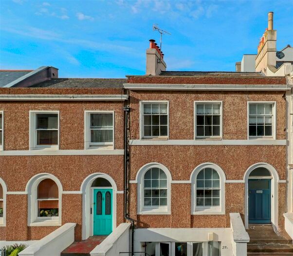 2 Bedroom Flat To Rent In East Ascent, St. Leonards-On-Sea, TN38