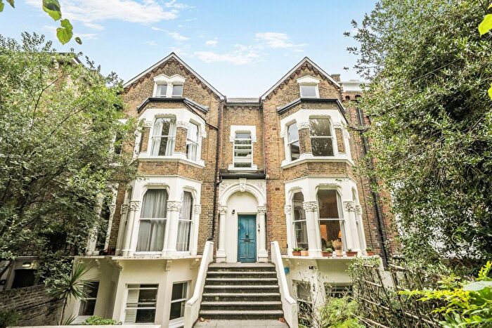 2 Bedroom Flat For Sale In Wickham Road, Brockley, London, SE4