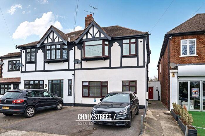 2 Bedroom Maisonette To Rent In Lichfield Terrace, Upminster, RM14