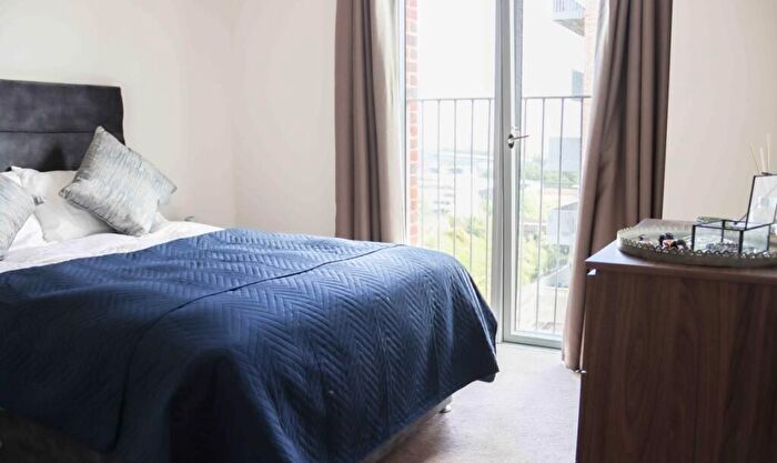 2 Bedroom Flat To Rent In Rehearsal Rooms, North Acton, W3